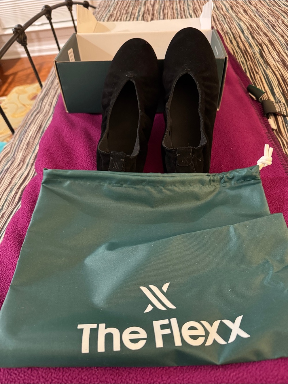THE FLEXX Black Suede Elastic-Top Slip-On Flats